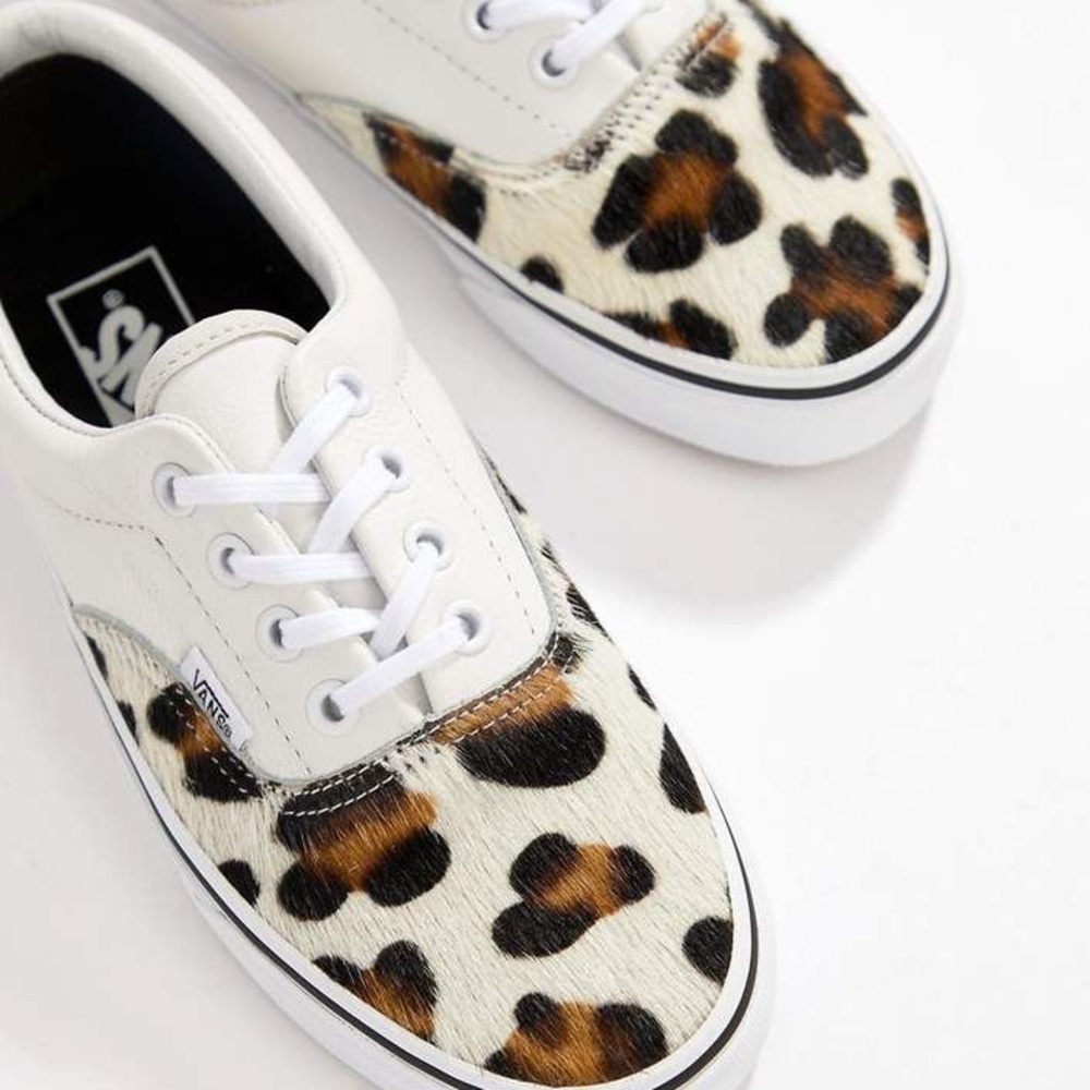 ✨VANS✨Era Calf Hair Leopard Print Leather Sneakers - Picture 2 of 8